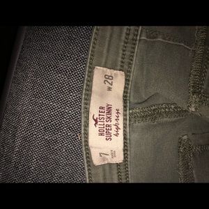 Stylish green tapered pants